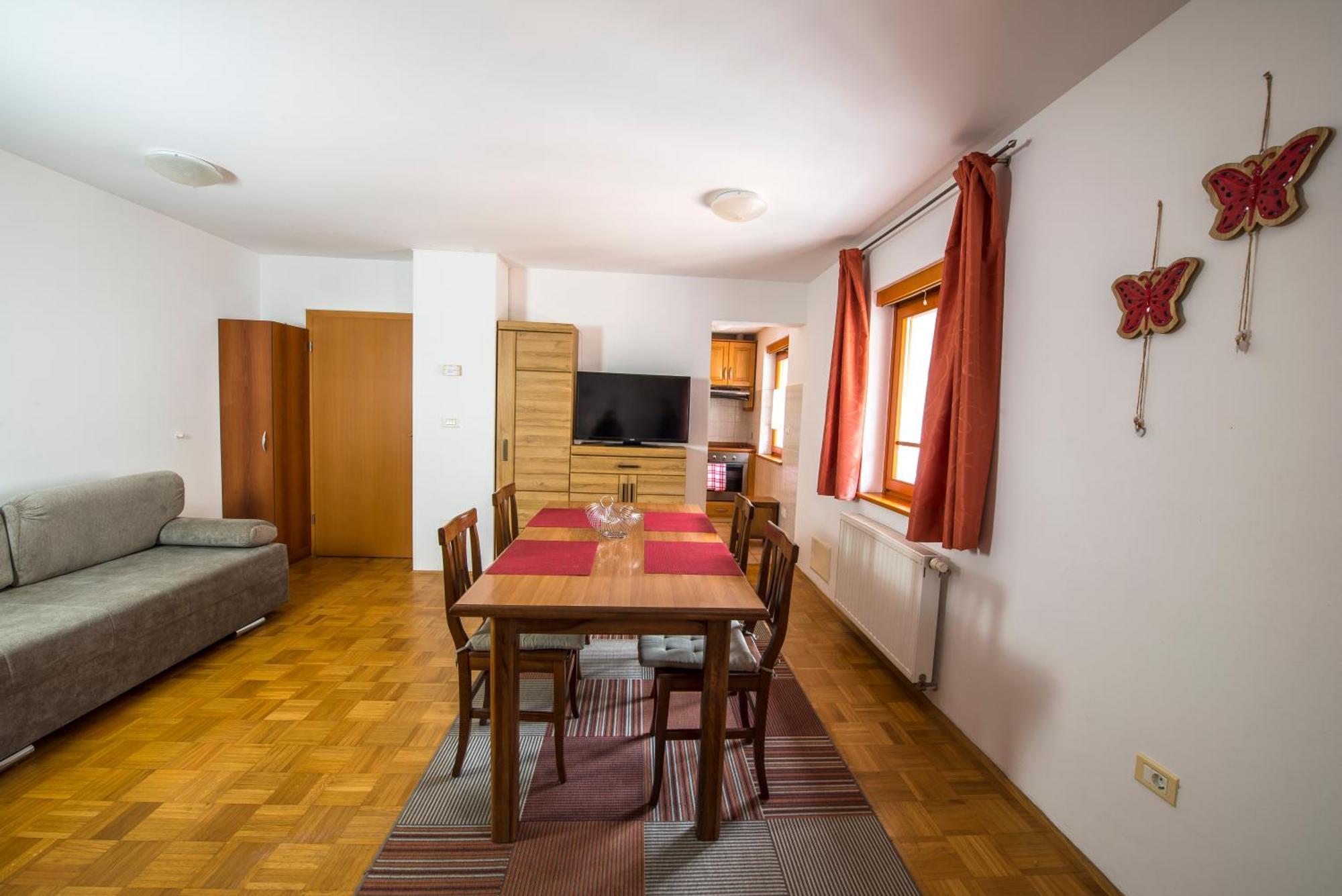 Apartments Rombon Klavdij With Free Onsite Parking Bovec Exterior photo